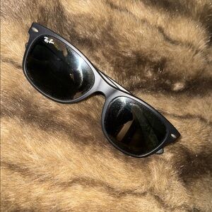 Ray-Ban Classic Black Sunglasses